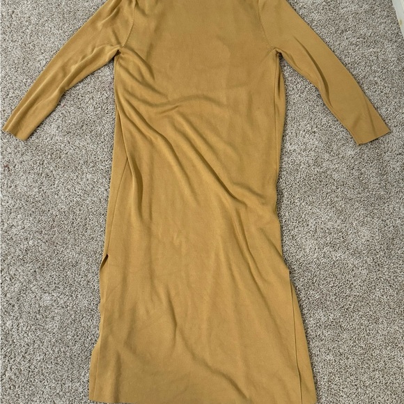 Mango - Picture 3 of 6